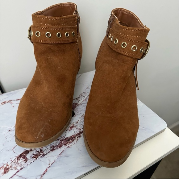 Booties - Picture 4 of 4